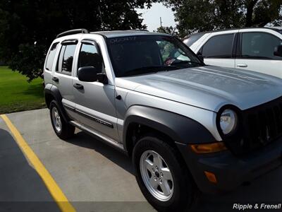 2006 Jeep Liberty Sport   - Photo 12 - Davenport, IA 52802