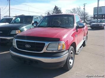 2002 Ford F-150 XL   - Photo 1 - Davenport, IA 52802