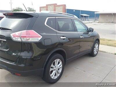 2015 Nissan Rogue SV   - Photo 6 - Davenport, IA 52802