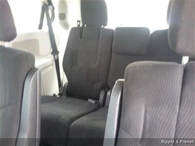 2012 Chrysler Town & Country Touring - Photo 9 - De Witt, IA 52742
