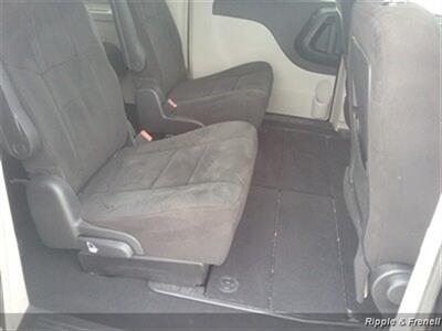 2012 Chrysler Town & Country Touring - Photo 12 - De Witt, IA 52742