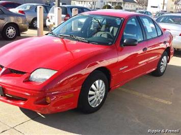 2001 Pontiac Sunfire SE   - Photo 1 - Davenport, IA 52802