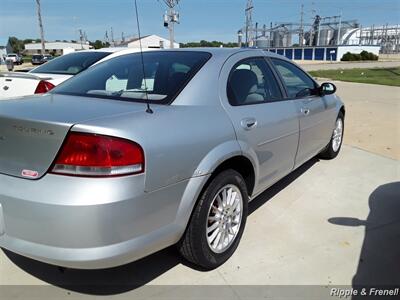 2004 Chrysler Sebring Touring   - Photo 6 - Davenport, IA 52802