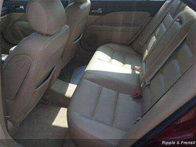 2006 Ford Fusion V6 SEL   - Photo 9 - Davenport, IA 52802