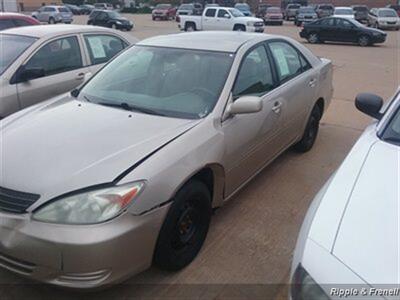 2004 Toyota Camry LE   - Photo 3 - Davenport, IA 52802