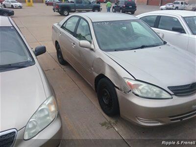 2004 Toyota Camry LE   - Photo 4 - Davenport, IA 52802