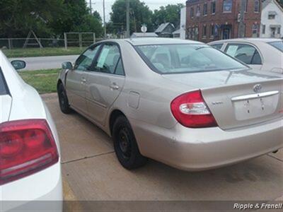 2004 Toyota Camry LE   - Photo 7 - Davenport, IA 52802