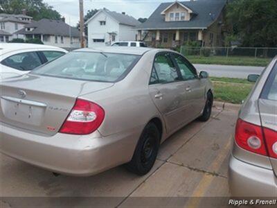 2004 Toyota Camry LE   - Photo 6 - Davenport, IA 52802