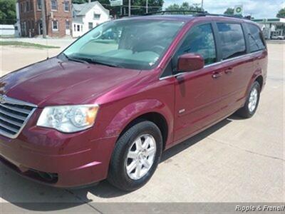 2008 Chrysler Town & Country Touring   - Photo 3 - Davenport, IA 52802