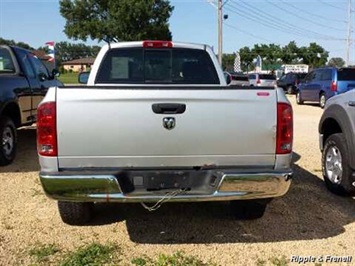 2005 Dodge Ram 1500 ST   - Photo 4 - Davenport, IA 52802