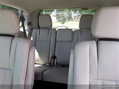 2013 Chrysler Town & Country Touring-L   - Photo 9 - Davenport, IA 52802