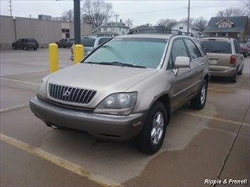 1999 Lexus RX 300   - Photo 1 - Davenport, IA 52802