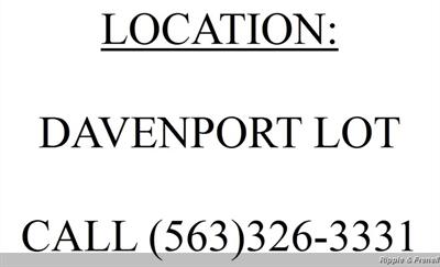 2006 Chrysler Town & Country   - Photo 2 - Davenport, IA 52802