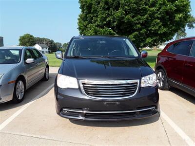 2012 Chrysler Town & Country Touring-L   - Photo 1 - De Witt, IA 52742