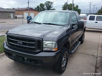 2004 Ford F-250 Super Duty XL 4dr SuperCab XL   - Photo 1 - Davenport, IA 52802