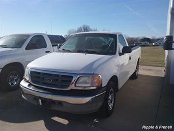 2002 Ford F-150 XL   - Photo 1 - Davenport, IA 52802