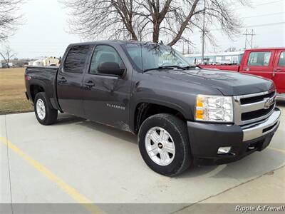 2010 Chevrolet Silverado 1500 LT   - Photo 12 - Silvis, IL 61282