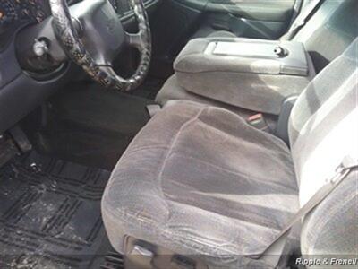 1999 Chevrolet Silverado 2500 LT 3dr LT   - Photo 8 - Davenport, IA 52802