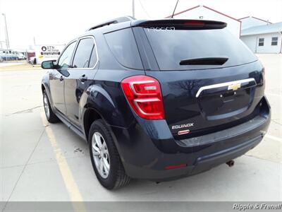 2017 Chevrolet Equinox LT   - Photo 8 - Davenport, IA 52802