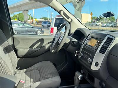 2013 Nissan Frontier SV V6   - Photo 8 - Pearl City, HI 96782