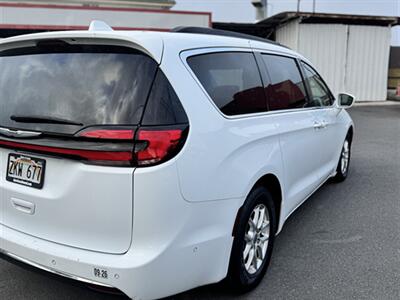 2022 Chrysler Pacifica Touring L   - Photo 6 - Pearl City, HI 96782