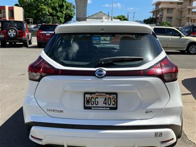 2021 Nissan Kicks SR  