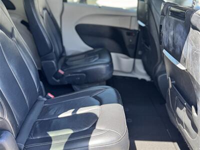 2022 Chrysler Pacifica Touring L   - Photo 8 - Pearl City, HI 96782