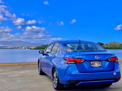 2020 Nissan Versa SV   - Photo 2 - Pearl City, HI 96782