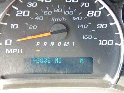 2017 Chevrolet Express LT 3500  15 Passenger - Photo 21 - Angola, IN 46703