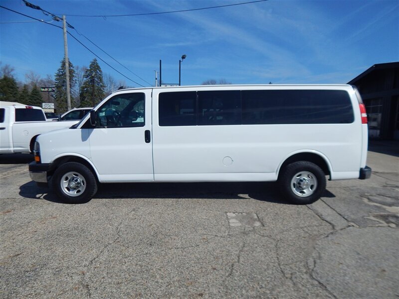 2017 Chevrolet Express LT 3500  15 Passenger - Photo 1 - Angola, IN 46703