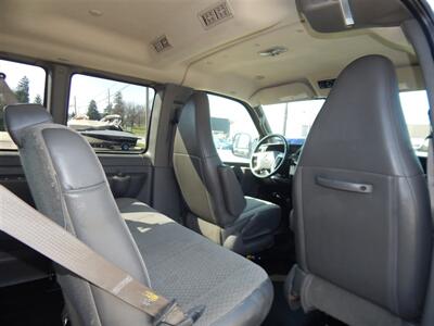 2017 Chevrolet Express LT 3500  15 Passenger - Photo 13 - Angola, IN 46703