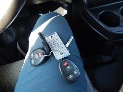 2017 Chevrolet Express LT 3500  15 Passenger - Photo 27 - Angola, IN 46703