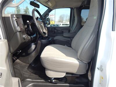 2017 Chevrolet Express LT 3500  15 Passenger - Photo 18 - Angola, IN 46703