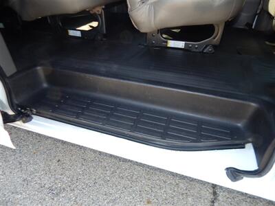 2017 Chevrolet Express LT 3500  15 Passenger - Photo 14 - Angola, IN 46703