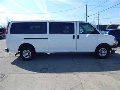 2017 Chevrolet Express LT 3500  15 Passenger - Photo 6 - Angola, IN 46703
