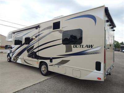 2015 Thor Outlaw 29H  Toy Hauler - Photo 2 - Angola, IN 46703
