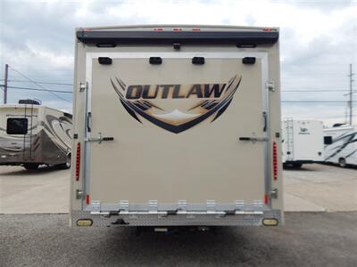 2015 Thor Outlaw 29H  Toy Hauler - Photo 8 - Angola, IN 46703