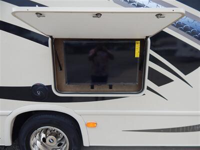 2015 Thor Outlaw 29H  Toy Hauler - Photo 18 - Angola, IN 46703