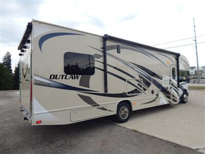 2015 Thor Outlaw 29H  Toy Hauler - Photo 7 - Angola, IN 46703