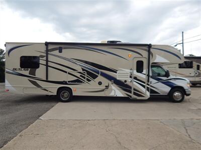 2015 Thor Outlaw 29H  Toy Hauler - Photo 6 - Angola, IN 46703