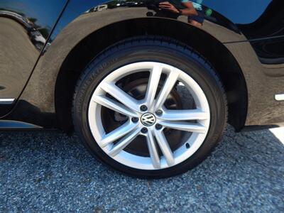 2013 Volkswagen Passat TDI SEL Premium   - Photo 11 - Angola, IN 46703