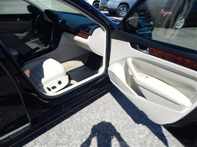 2013 Volkswagen Passat TDI SEL Premium   - Photo 21 - Angola, IN 46703