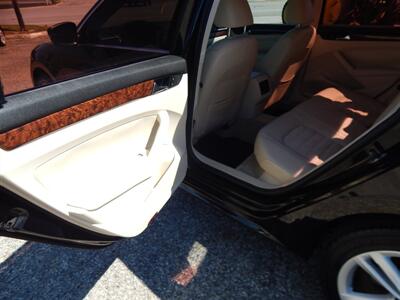 2013 Volkswagen Passat TDI SEL Premium   - Photo 25 - Angola, IN 46703
