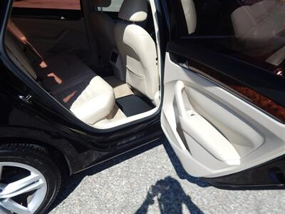 2013 Volkswagen Passat TDI SEL Premium   - Photo 18 - Angola, IN 46703
