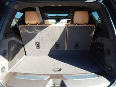 2022 Cadillac Escalade Premium Luxury  4WD - Photo 11 - Angola, IN 46703