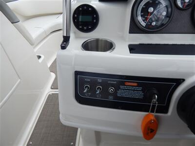 2016 BAYLINER 195 DECKBOAT SERIES   - Photo 30 - Angola, IN 46703