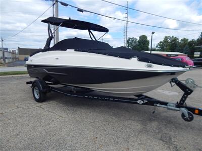 2016 BAYLINER 195 DECKBOAT SERIES   - Photo 2 - Angola, IN 46703