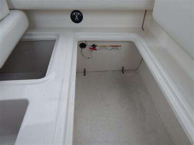 2016 BAYLINER 195 DECKBOAT SERIES   - Photo 40 - Angola, IN 46703