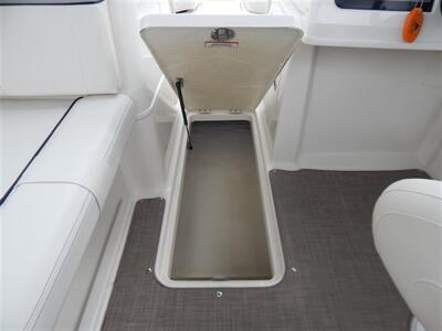 2016 BAYLINER 195 DECKBOAT SERIES   - Photo 38 - Angola, IN 46703