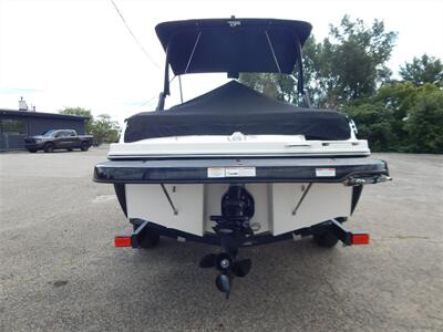 2016 BAYLINER 195 DECKBOAT SERIES   - Photo 4 - Angola, IN 46703